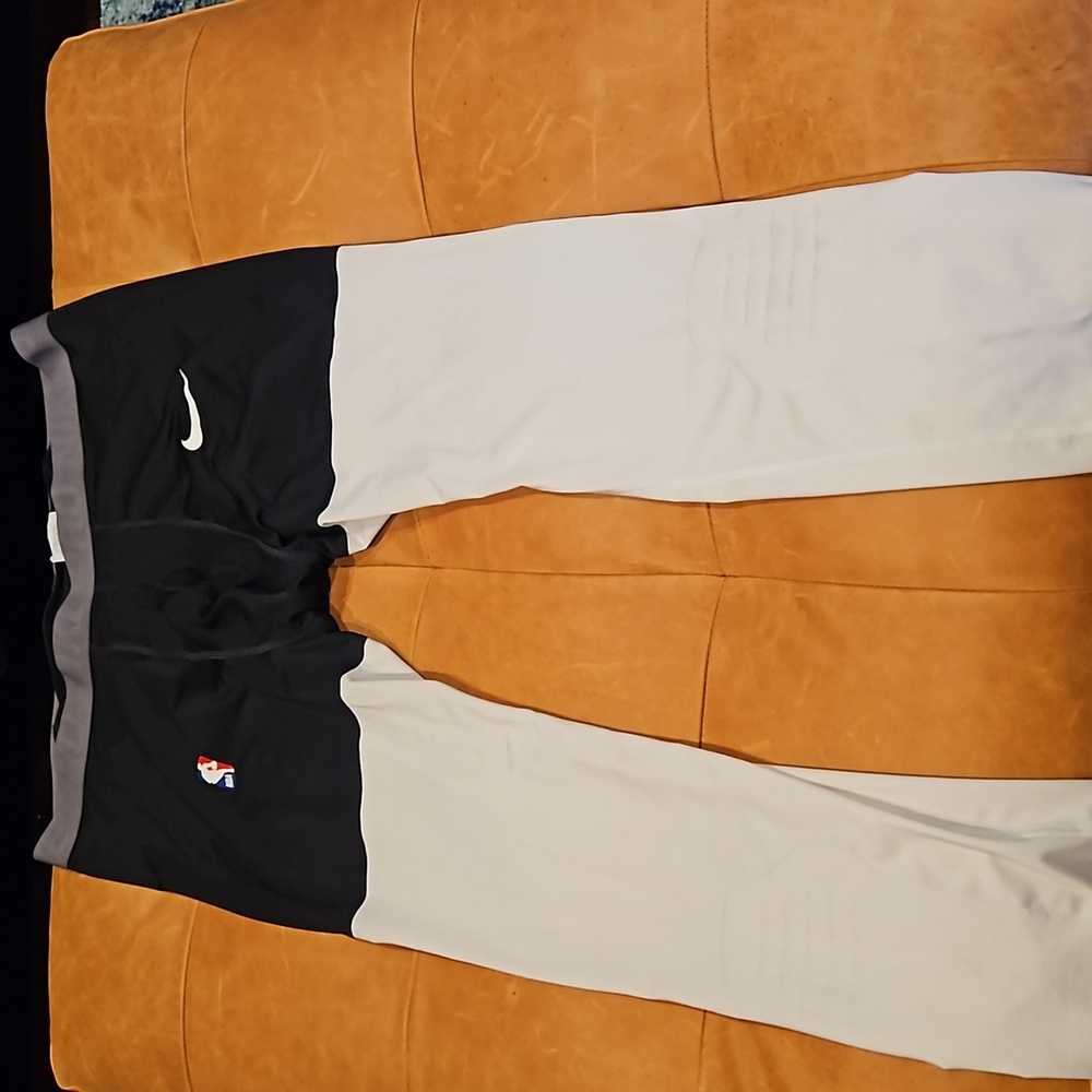 Running pants - Picture 2 of 2